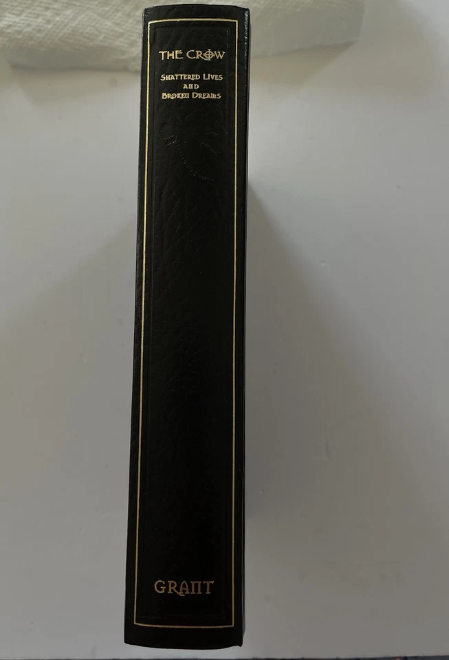 The Crow AUTOGRAPHED Slipcase Shattered Lives And Broken Dreams 151/1500 Rare Foto 2 de 4