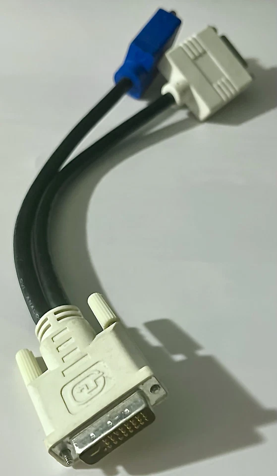 BizLink DVI-I Male - DVI-D / VGA Female 2-1 Y Splitter PC Computer Cable 100% - Image 2 of 4