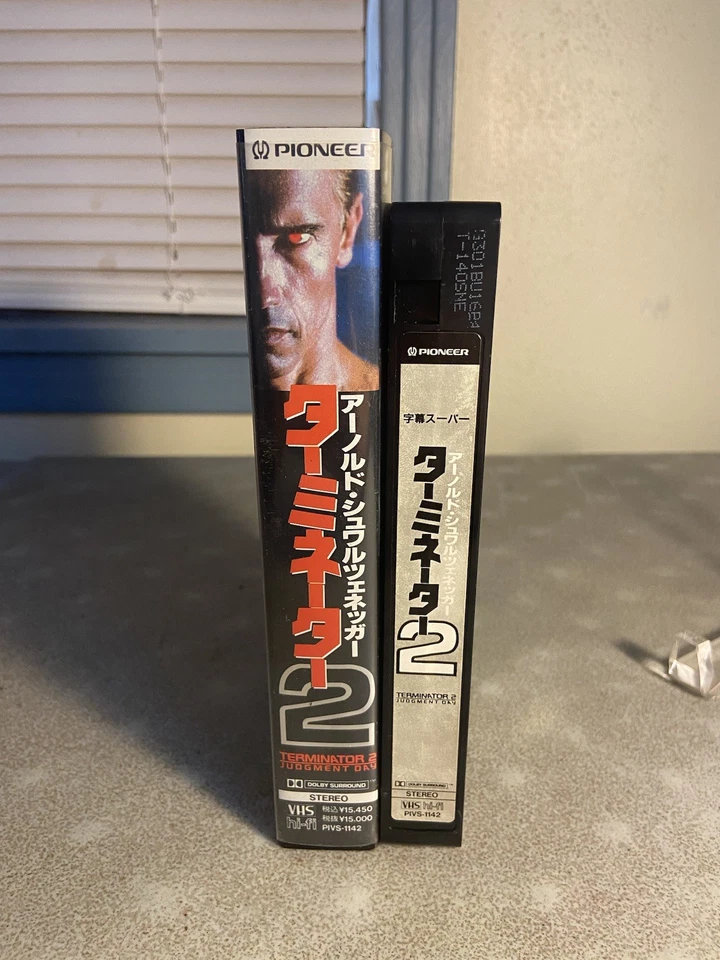Terminator 2 Silver Foil Cover Japanese VHS in English PLAYS in U.S. VCR NTSC T2 - Image 2 of 4