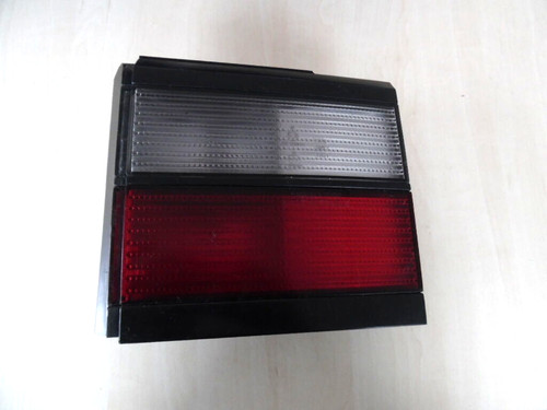 1x Original VW Passat 35i Rückleuchte Heckleuchte 333945108 rechts innen HL918