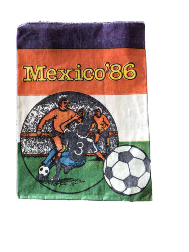 WORLD CUP  ‘86 Empty Monty Gum Card Packet - Picture 1 of 2