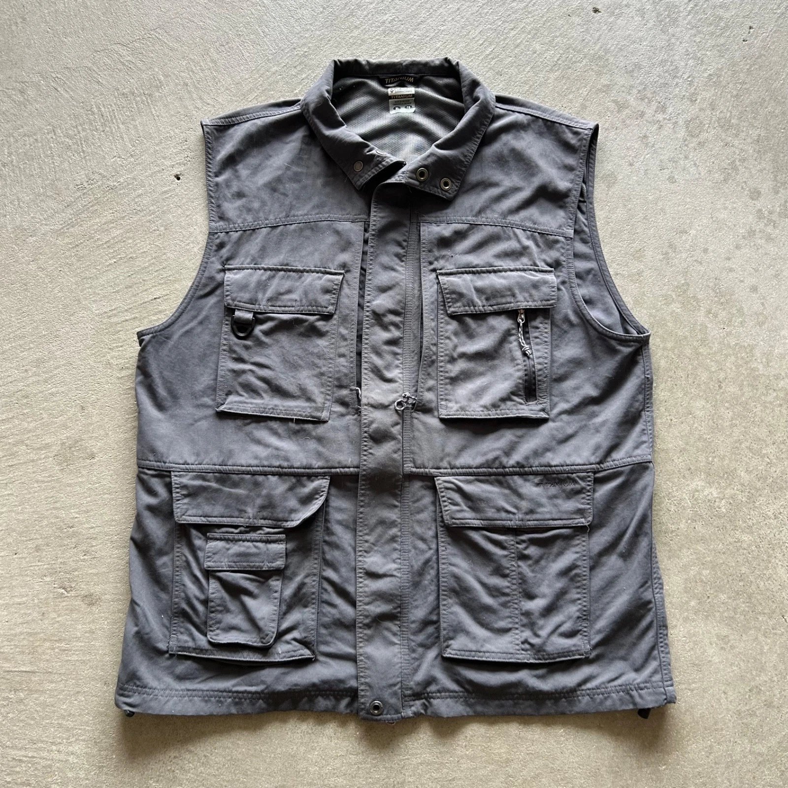 Columbia Titanium Vest Mens Size XL Gray Fishing Omni Dry Hiking Utility Jacket