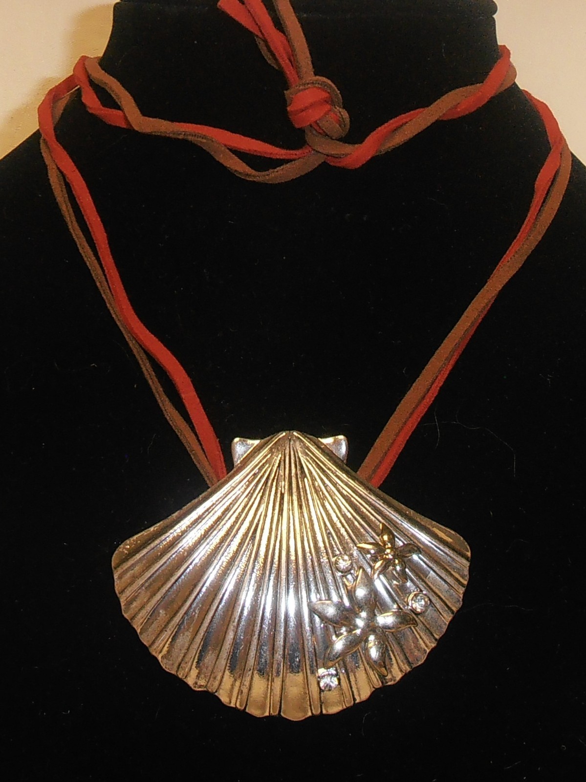 Silver Tone Seashell Pendant with Adornments Neck… - image 1