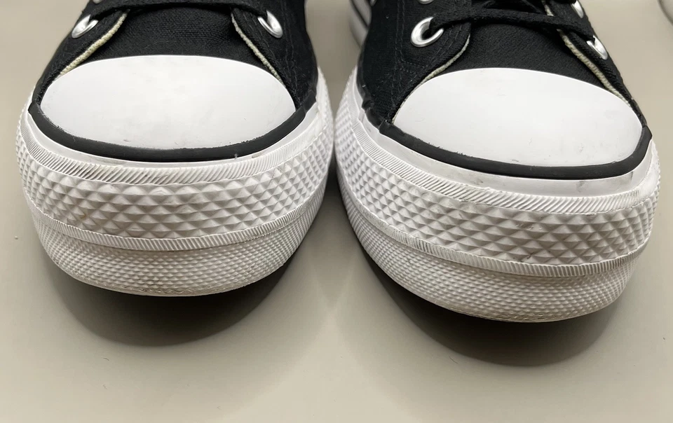 Converse Chuck Taylor All Star Low Top Lift Platform Sneakers Black Women’s 10 - Image 4 of 4