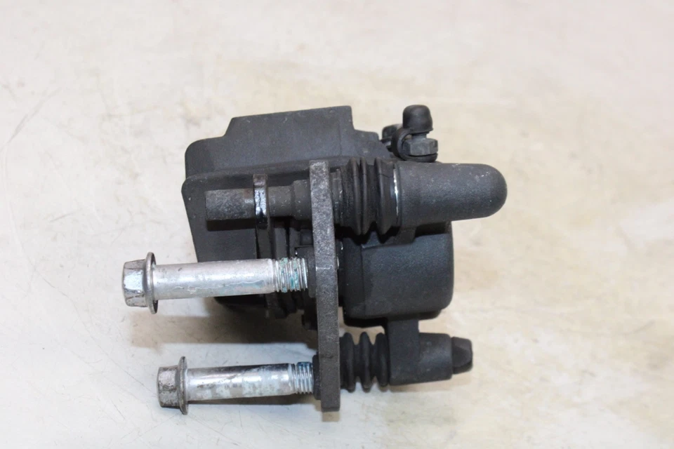 06-24 KAWASAKI VULCAN 900 VN900D CLASSIC LT OEM REAR BACK BRAKE CALIPER - Image 4 of 4