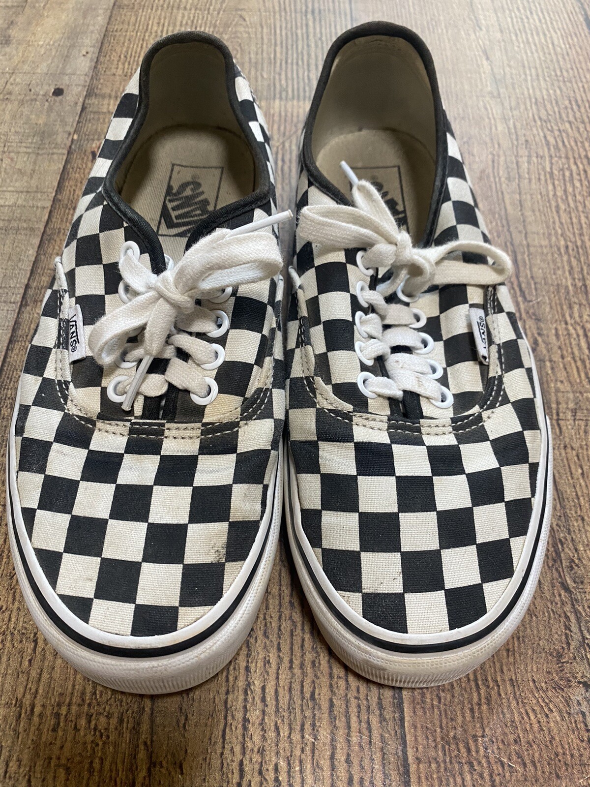checkered vans laces