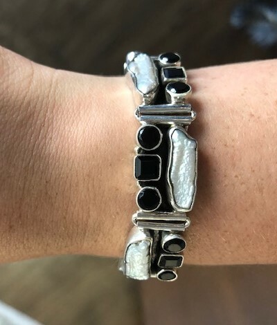 Onyx and Mother of Pearl Bracelet - Picture 1 of 4