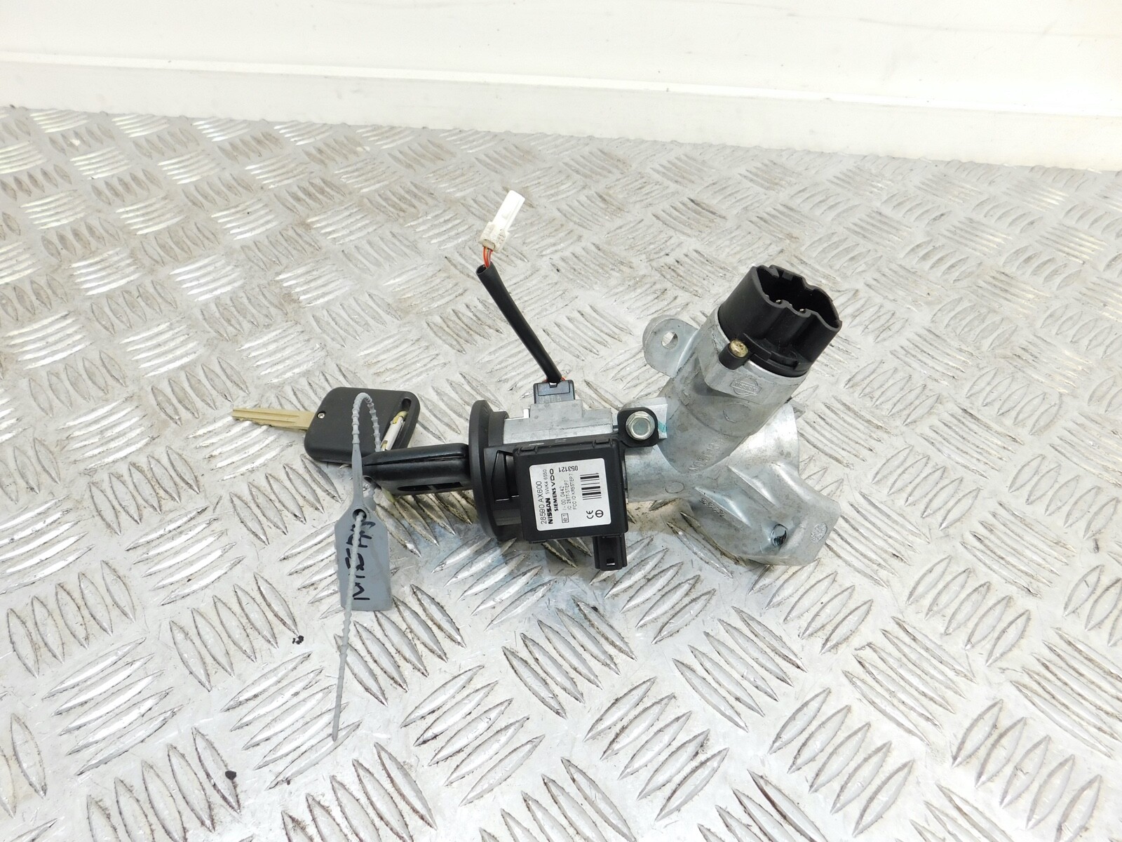 NISSAN MICRA K12 IGNITION LOCK BARREL & 2 BUTTON KEY 20022010 5WK46550