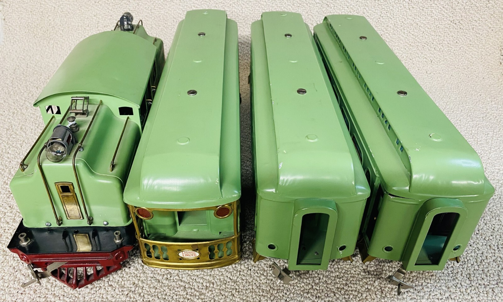 Lionel Electric Model Trains Set 402 Green Parlor Cars eBay