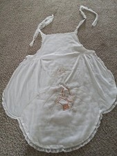 VINTAGE DELICATE APRON W EMBROIDERY AND LACE