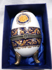 Uovo in stile Limoges  France Porcellana decoro Dio Bacco     alt. cm10