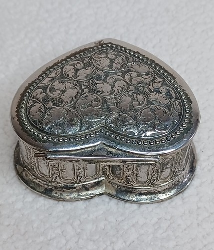 Vintage Heart Shaped Jewelry Box Trinket Box Silver Tone Metal *With Flaws* - Picture 7 of 20