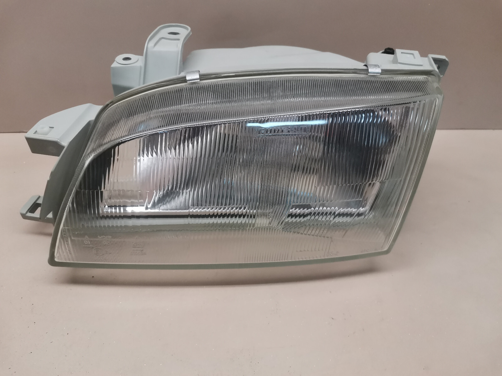 Phare gauche Toyota Carina E de qualité d'origine avec optique transparente 81170-05030