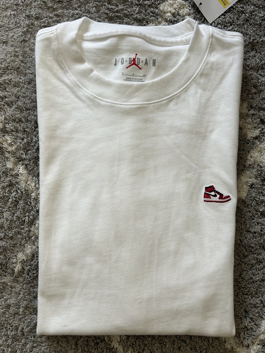 ★ Nike★ Jordan Brand Sneaker Patch T-Shirt M White Varsit Buy Jordan Brand Men's Sneaker Patch T-Shirt - White/Varsity