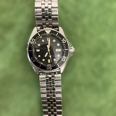 Montre de plongée automatique Seiko cadran noir lunette tournante date acier ... - Photo 1/4