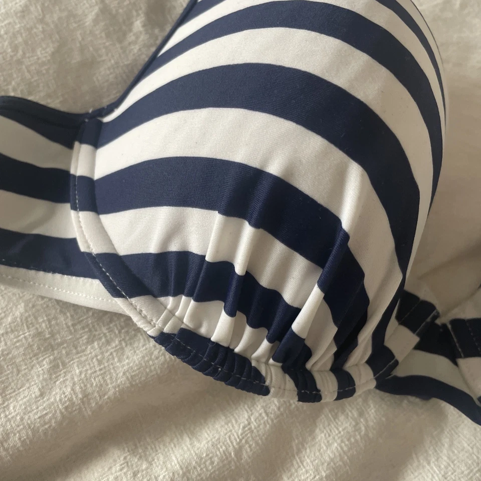 Sehr gut erhaltener Bikini im maritimen Stil  - Bild 3 von 4