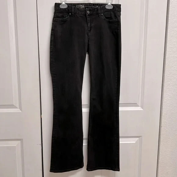 Tommy Hilfiger Black Denim Low Rise Stretch 5 Pocket Curve Jeans Size 4 Bootcut