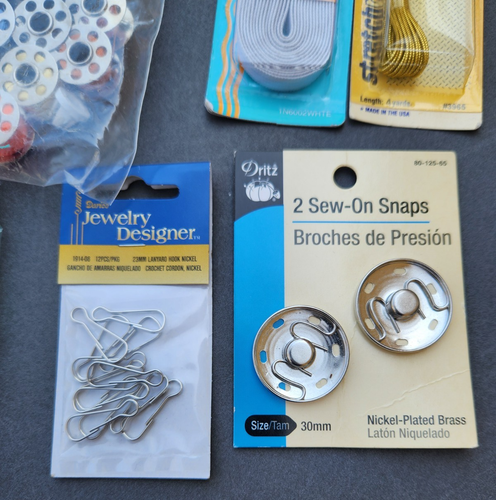 Metal Plastic Bobbins with Color Thread Spools Sewing Machine Reels+ Notions - Picture 8 of 15
