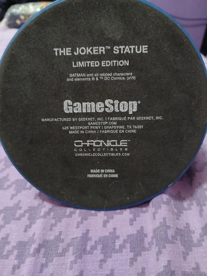 The Joker DC Comics Jim Lee Estatua ThinkGeek GameStop Crónica Sin Caja Foto 4 de 4