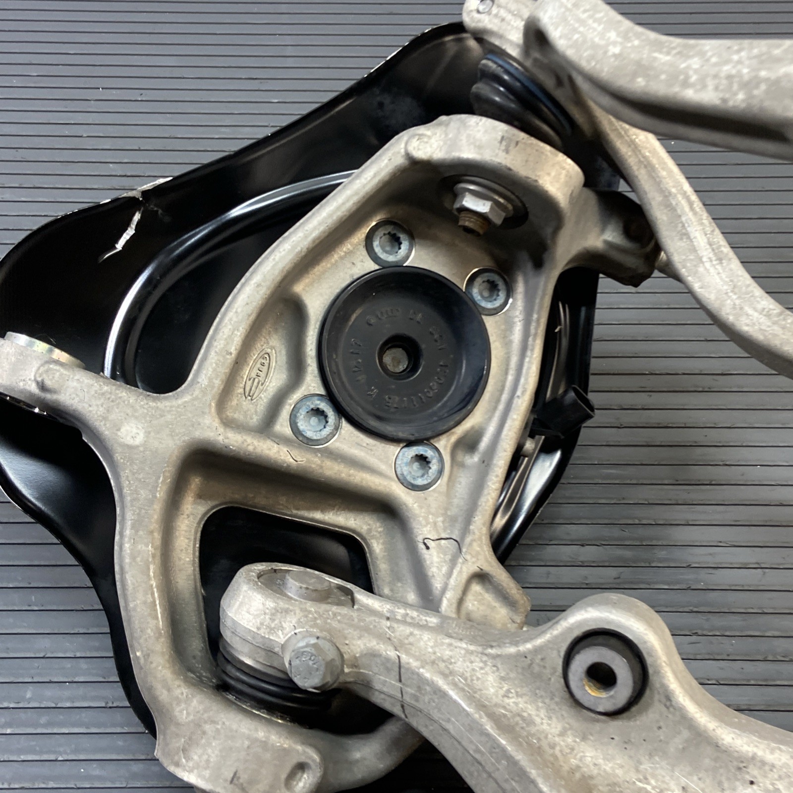 Audi R8 2017-2023 Front Right Steering knuckle