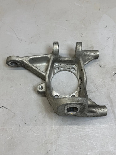 McLaren 570S 2016-2021 Rear Right Steering wheel hub P/N 11B0094CP Photo - $500