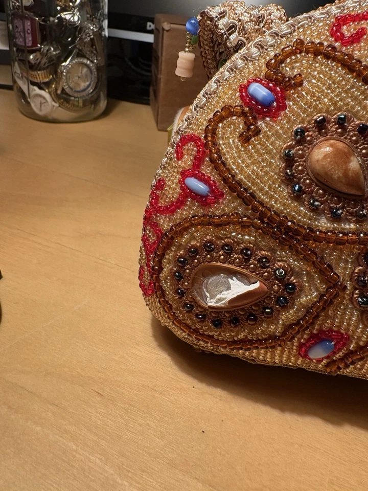 Bolso de Mano Vintage Único Decorado a Mano, Cabujón/Cuentas, Carcasa Dura, Cierre Floral Foto 3 de 4