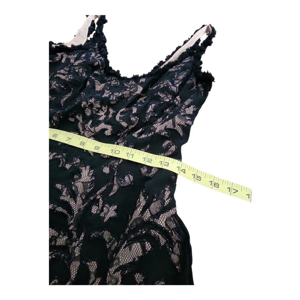 Vestido de Seda Carmen Marc Valvo Talla 6 Patrón de Encaje Forrado Silueta Vestido de Cóctel Foto 4 de 4