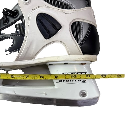 Pattini da hockey su ghiaccio vintage CCM Ultra Tacks taglia 9,5 Pro Lite 3 lame 44 e protezioni 2i - Foto 17 di 19