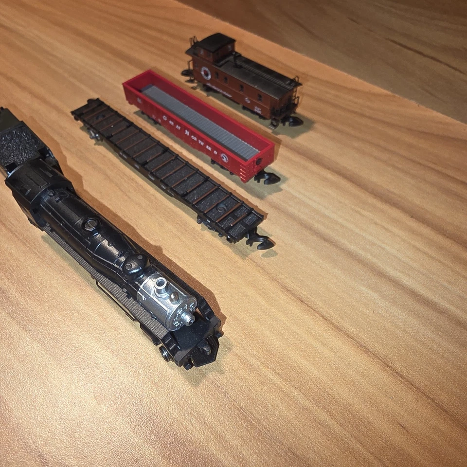 Marklin Z Mini-Club 81535 Northern Pacific Freight Set Untested Locomotive Cars - Image 4 of 4