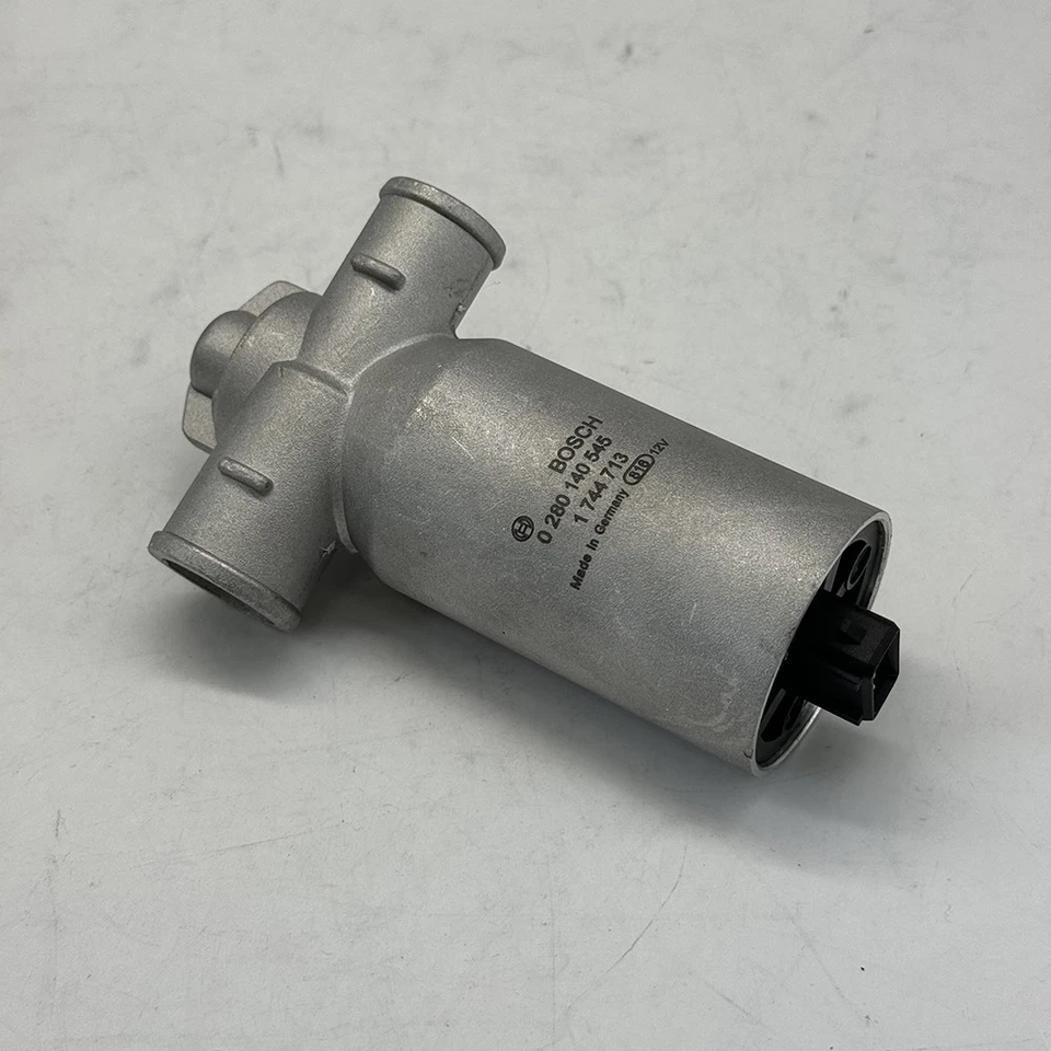 Válvula de control de aire de ralentí 13411744713 para BMW Z3 528i 325Ci 525iT M3 330xi 525i Z4 Foto 3 de 4
