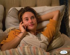 Shailene Woodley Fault in Stars Autographed Signed 8x10 Photo ACOA