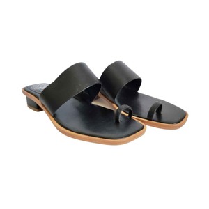 vince camuto toe loop sandals