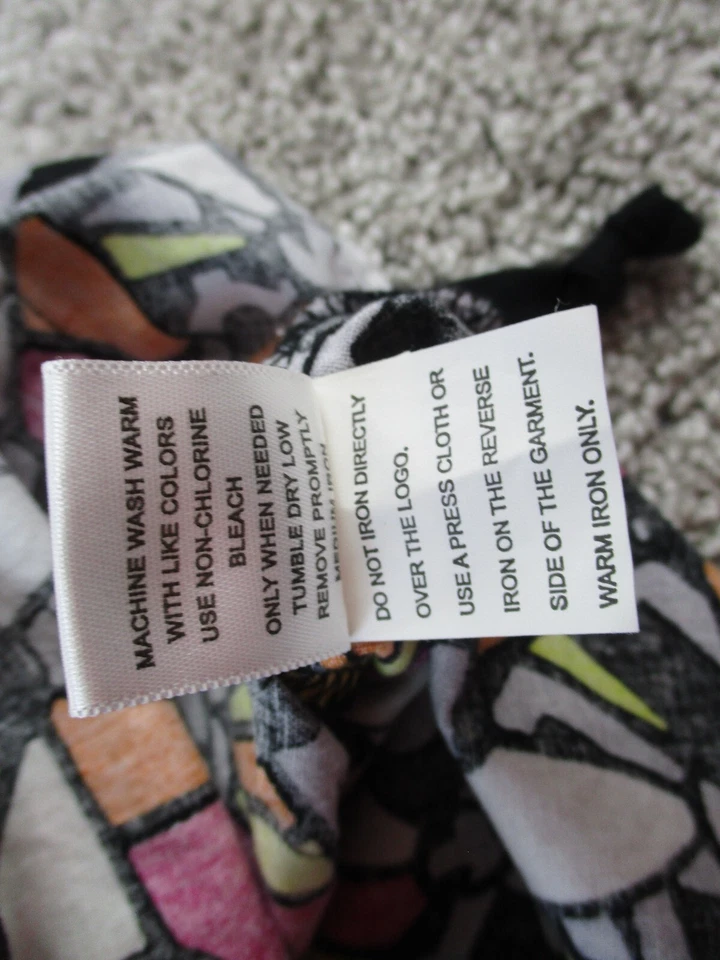 Koi by Kathy Peterson Geometric Pattern Multicolored Size Small Scrub Top 115PR - Image 2 of 4