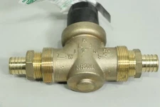 Zurn Wilkins Water Pressure Regulator 3/4" Reducing Valve W/ Double Union Pex 