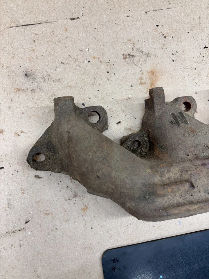 1970 71 74 77 1978 1979 1980 Ford F150 F250 400M 351M colector de escape D5ae-9431 Foto 2 de 4