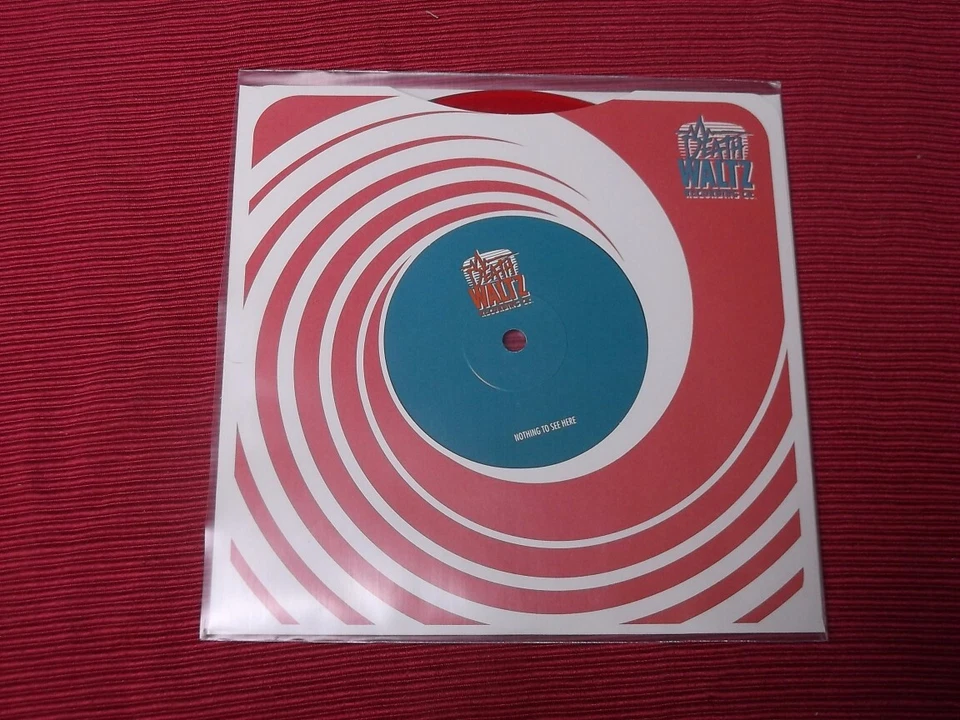 Josh Freda: Rewind This Red vinyl 7" Death Waltz subscriber only issue Foto 2 de 2