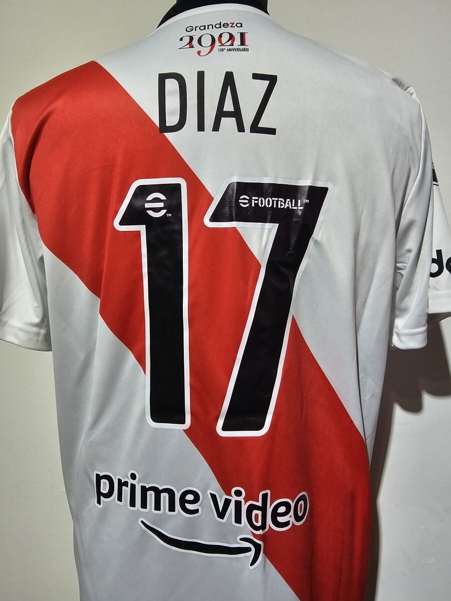 Foto 6 di 8