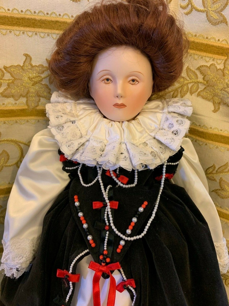 Franklin Mint Heirloom 1982 Doll Queen Elizabeth l Limited Edition