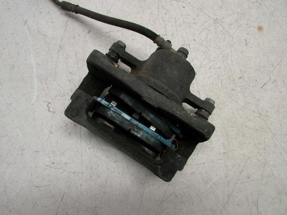 Toyota Prius C 2013 pinza de freno delantera izquierda fabricante de equipos originales 11 12 13 14 Foto 3 de 4