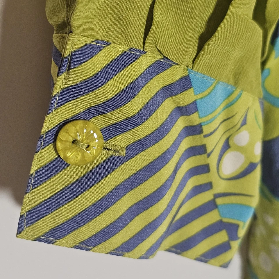 Camisa Koos of Course para mujer pequeña verde azul seda retazos abotonados artística Foto 4 de 4