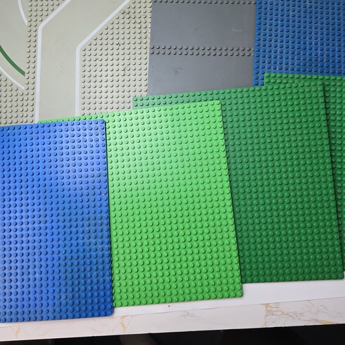 LEGO X10 Baseplate Bundle 32x32 Stud Parts Green Road Playwear/Damaged - Picture 6 of 10