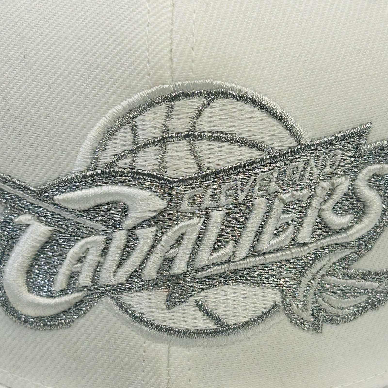 Cleveland Cavaliers NBA Reebok White On White W/Silver Logo 7 3/4 Fitted Cap Hat thumbnail 2