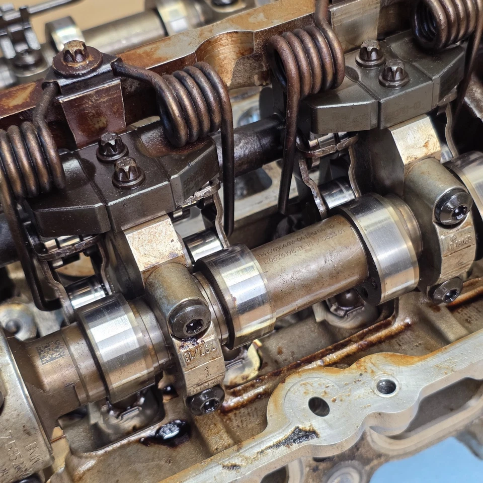 OEM 2012-18 BMW 328i 528i F30 F10 N20 N26 motor culata montaje deformado Foto 2 de 4