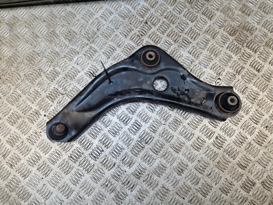 NISSAN QASHQAI CONTROL ARM WISHBONE FRONT LEFT PASSENGER SIDE J11 2013 - 2017 - Image 4 of 4