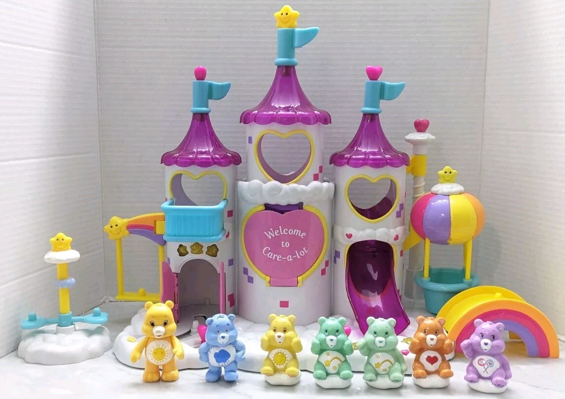 Care Bears Welcome To Care-a-lot Castle Playset + 7 Figures In 
