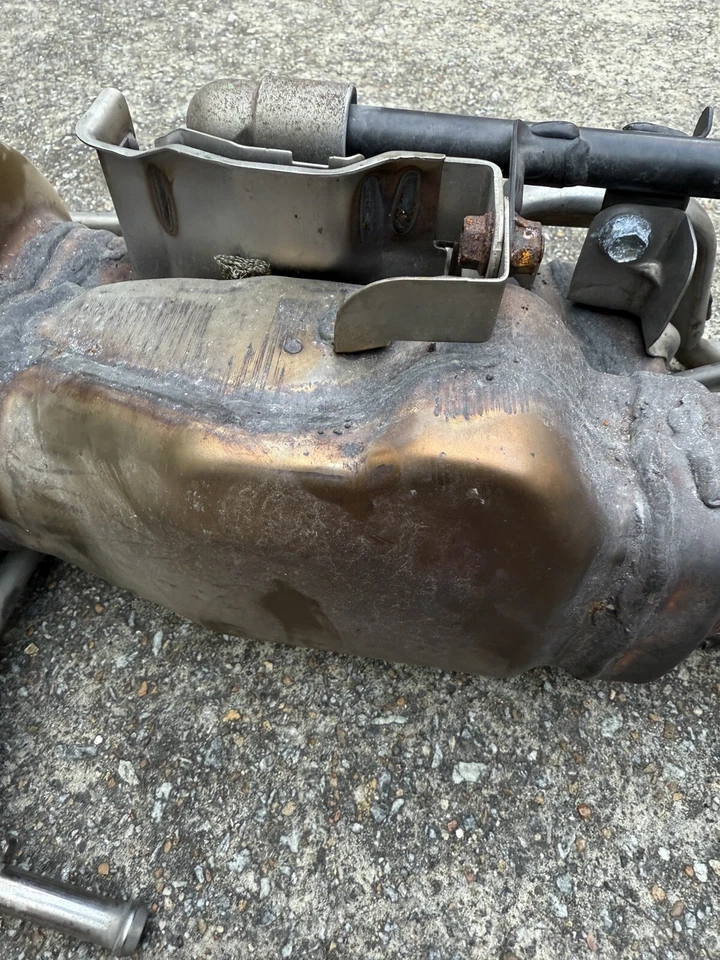 Lexus CT200H, Exhaust Pipe 2011-2017, 1.8L, 17410-37520 Catalytic Converter - Image 2 of 4