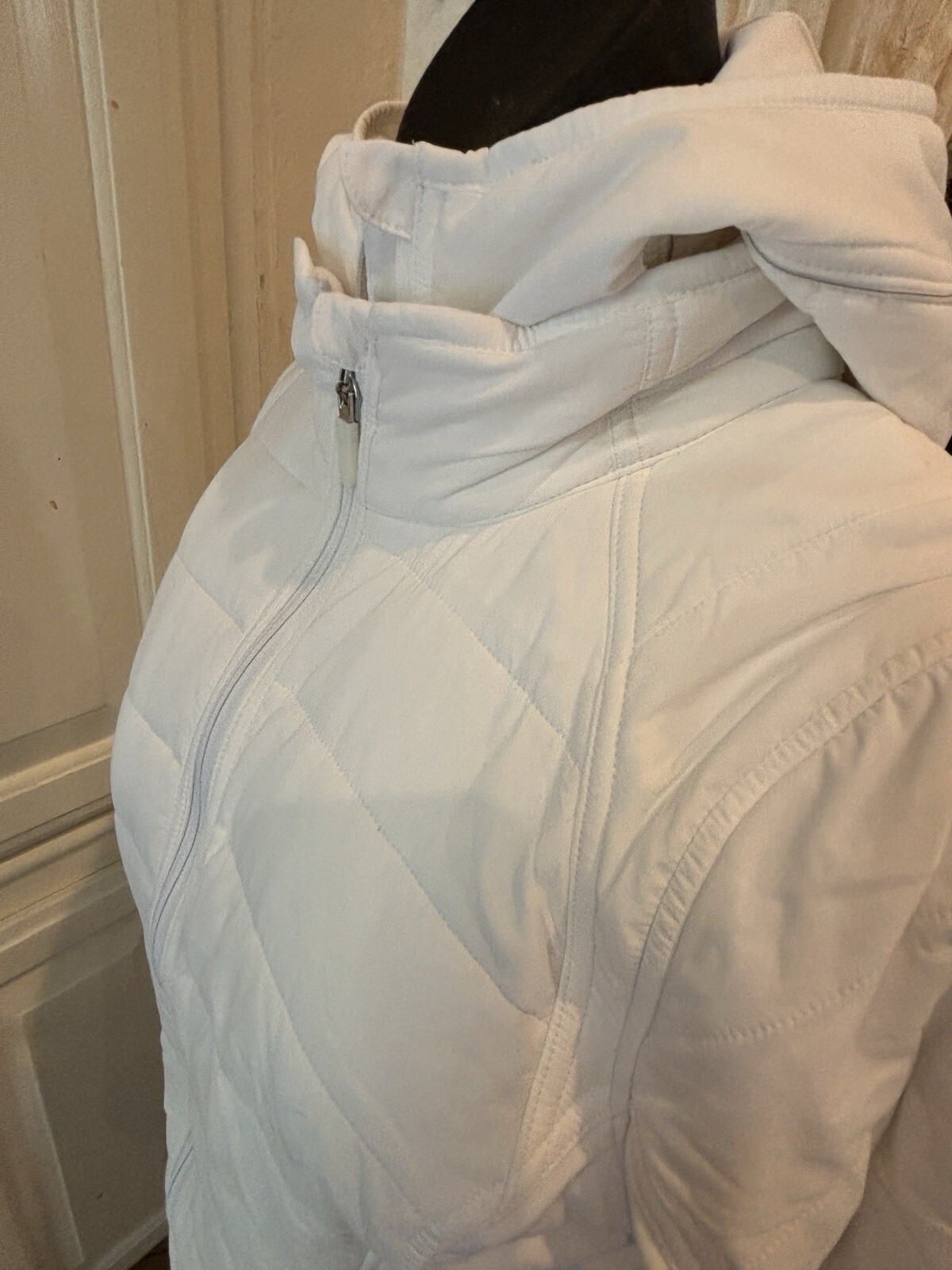Lululemon White Quilted padding  Soft  Jacket ( 8… - image 18