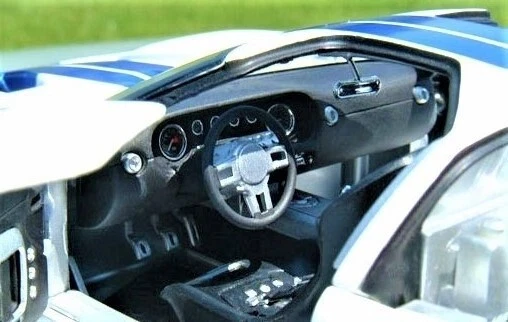 Ford Race Car Racing Le Mans GT Hot Rod Classic Custom Concept Carousel WHT 1:18 - Image 3 of 4