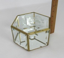 VINTAGE BEVELED BEVELED GLASS TRINKET BOX ETCHED BIRDS  LEAVES 7 1/4" by 4"