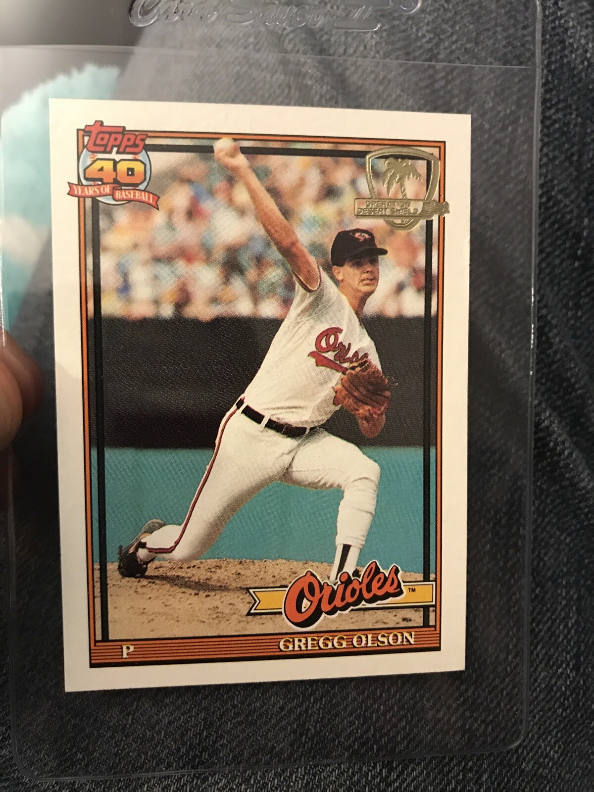1991 TOPPS DESERT SHIELD #10 GREGG OLSON Set Break